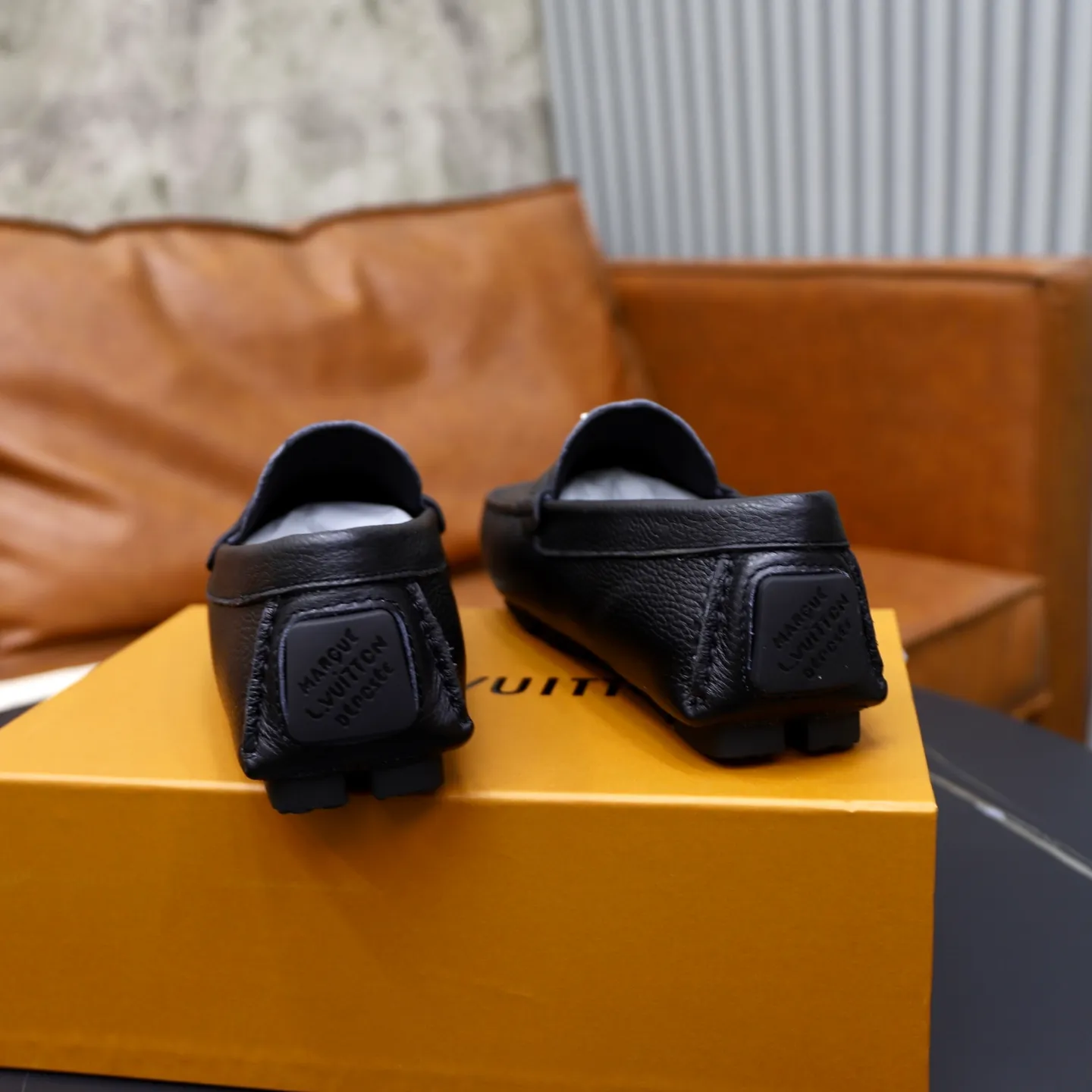 Ex-factory price: 480💰【LV】Louis Vuitton ⚠️High-end men’s driving and pedal series ⚠️38-44 (customized for 45) ⚠️All original cowhide leather! Thick and soft! Made entirely of calfskin lining! Rubber sheet anti-slip beanie sole! Three-dimensional package technology! Fashionable and classic! Handicrafts! Original high quality! Feel free to compare!
